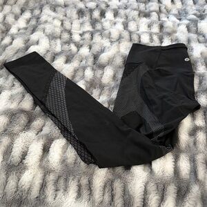 lululemon athletica womens Black Patterned Leggings, high rise waist, 28” inseem
